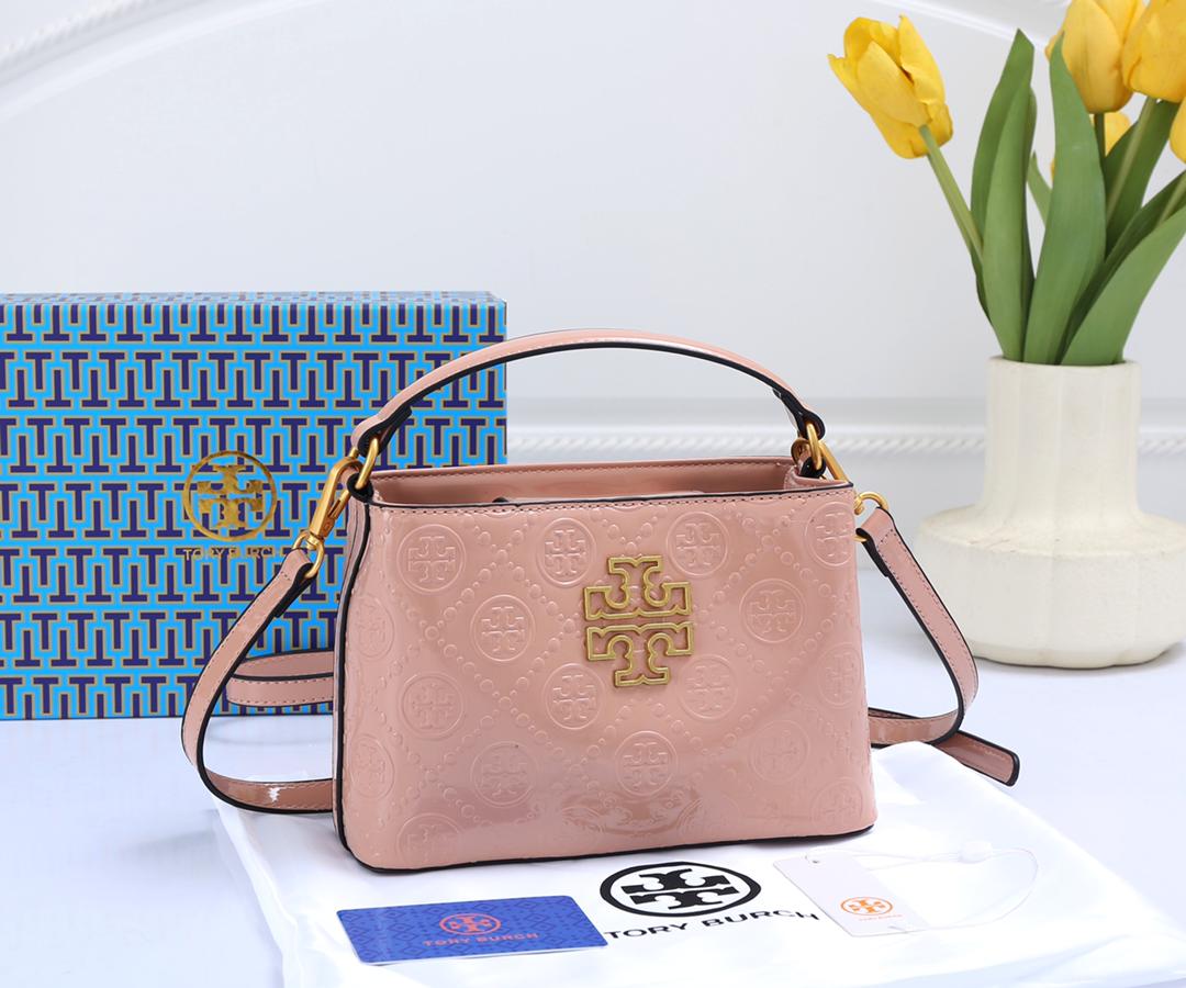 Tory Burch
size 20×7×14cm